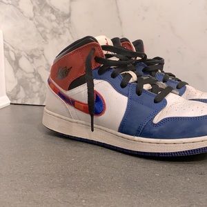 Authentic Nike Air Jordan 1 MID “Universty Red” Sneakers Shoes Size US 7 Youth